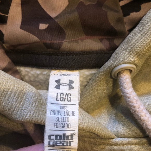 Under Armour hoodie, camo. Size large loose fit - Picture 5 of 5